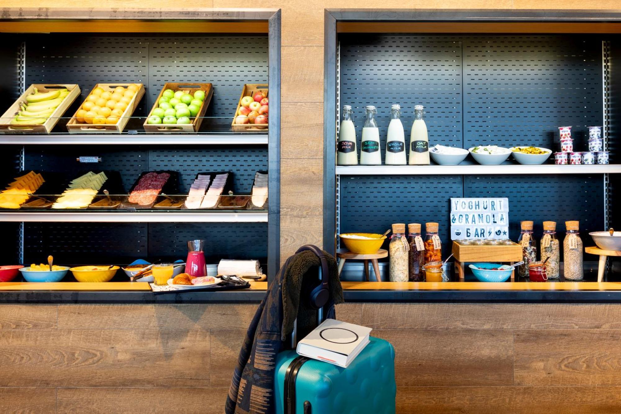 Hotel Moxy Milan Linate Airport Segrate Exterior foto