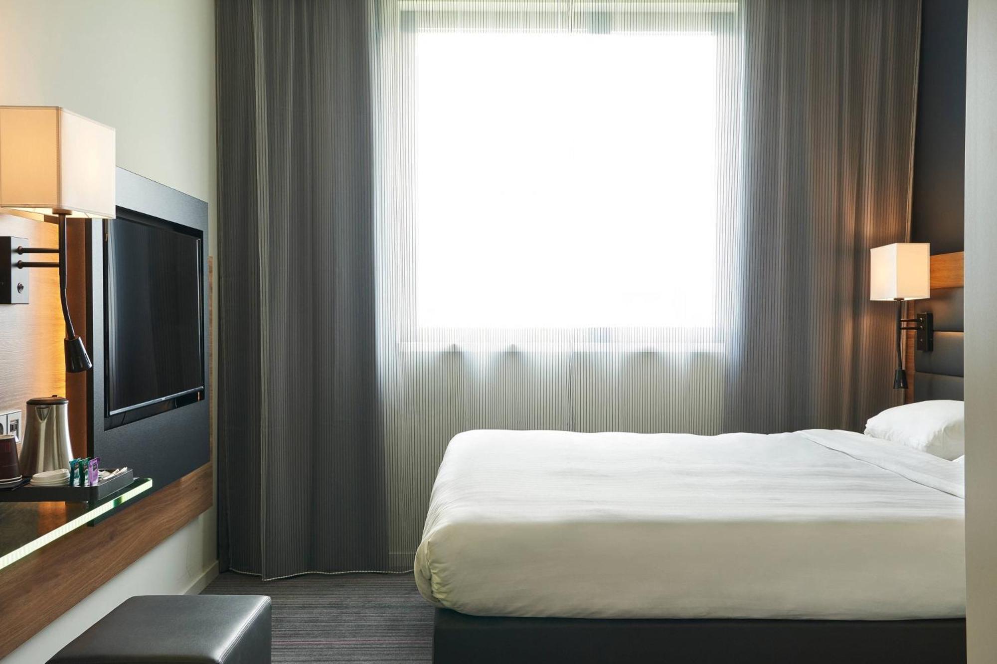 Hotel Moxy Milan Linate Airport Segrate Exterior foto